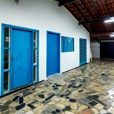 Готель Pousada Roosevelt Quarto 04 - Pousada Central Prox Rodoviaria E Dist Industrial Уберландія Екстер'єр фото