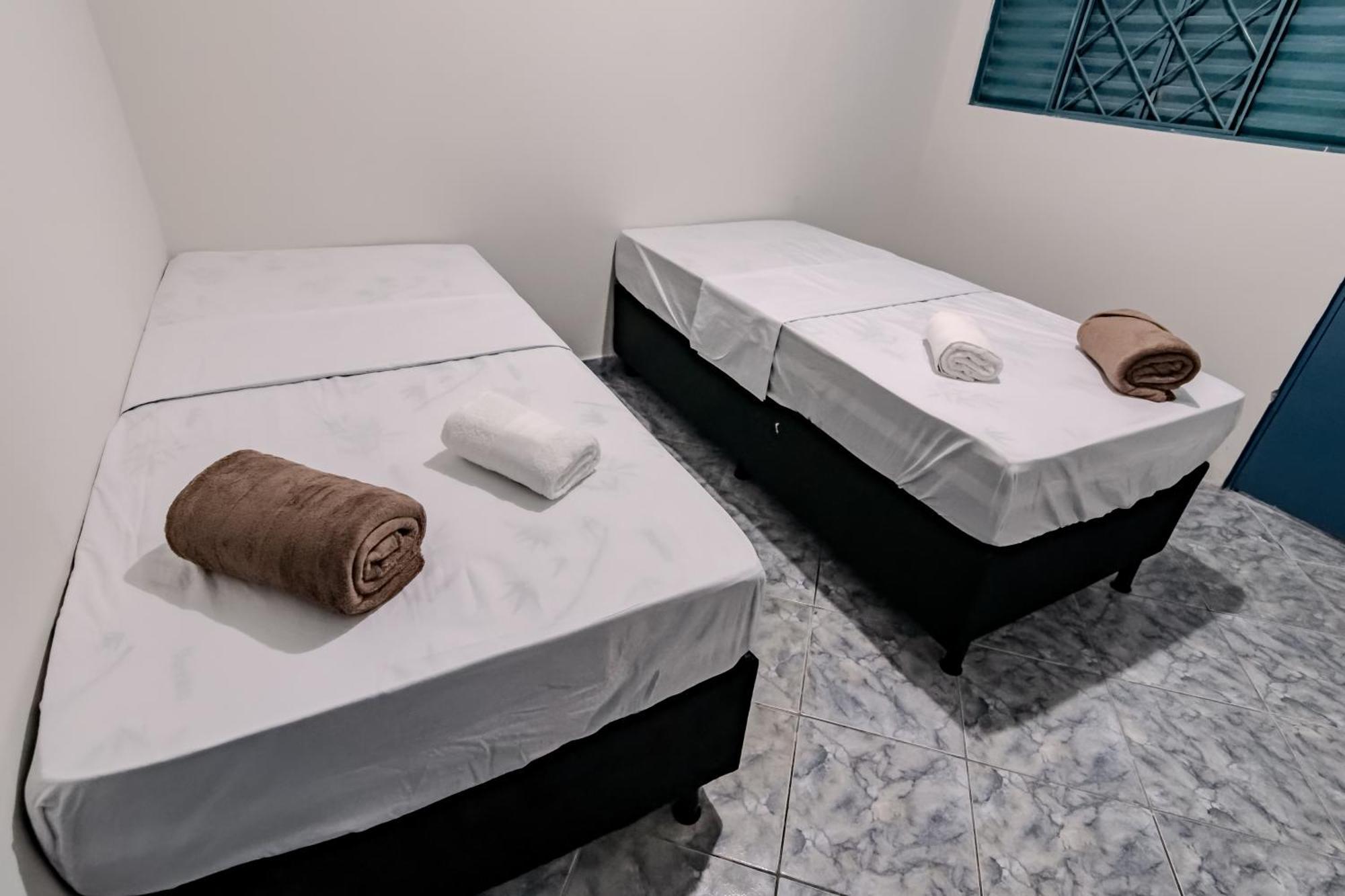 Готель Pousada Roosevelt Quarto 04 - Pousada Central Prox Rodoviaria E Dist Industrial Уберландія Екстер'єр фото